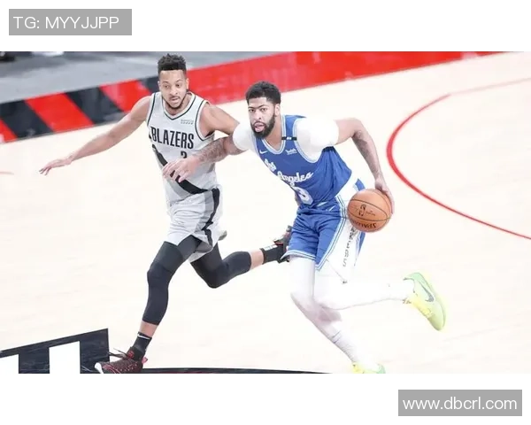 湖人对阵爵士比赛分析及大小分预测，谁能在攻防战中占据优势